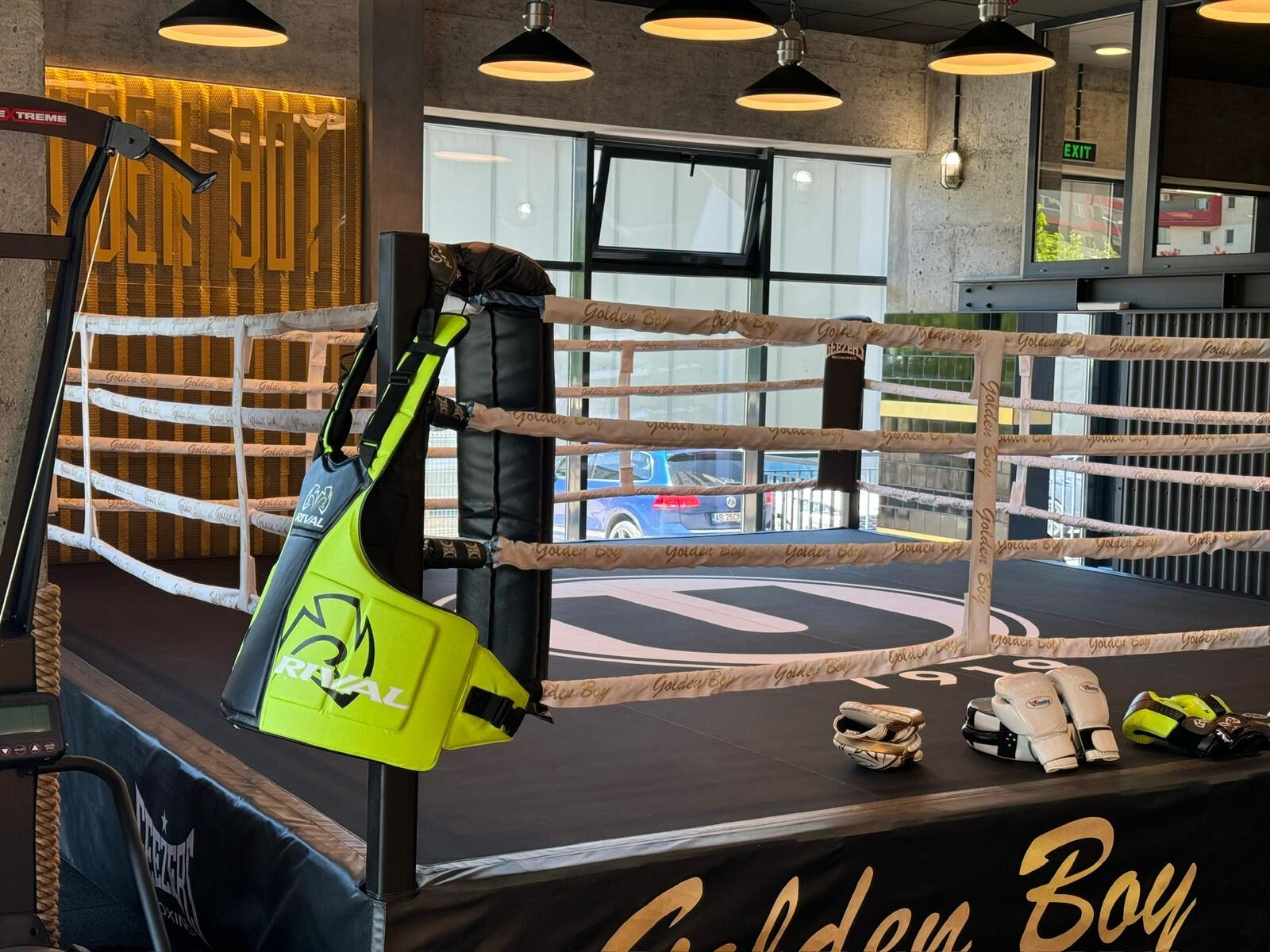 Echipa Golden Boy după o gală